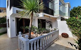 Apartamento Luminoso Con Patio Y Jardin